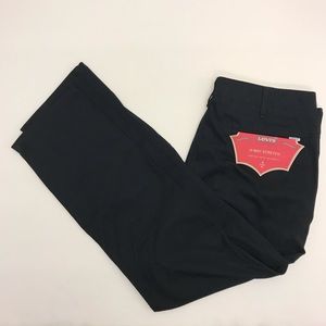 Levi’s 502: 4-way stretch. New! Size: 33x32